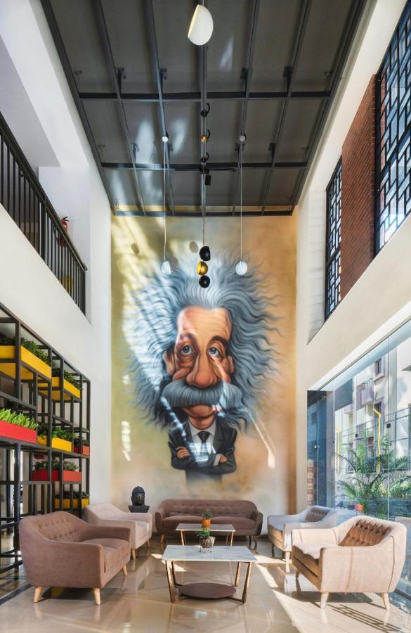 Couch & Cheese Homestel The Most Luxurious Hostel For Working Professionals & Students Пюн Екстериор снимка