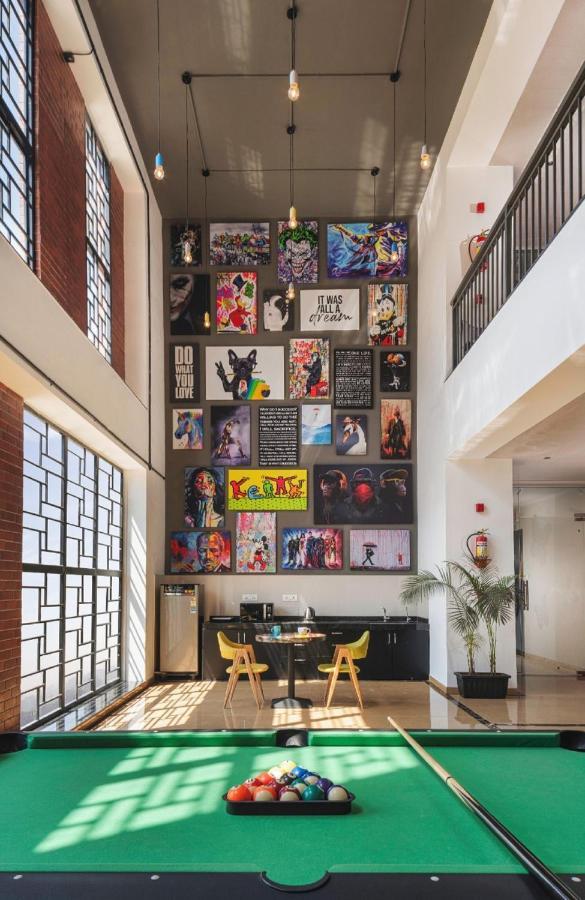 Couch & Cheese Homestel The Most Luxurious Hostel For Working Professionals & Students Пюн Екстериор снимка